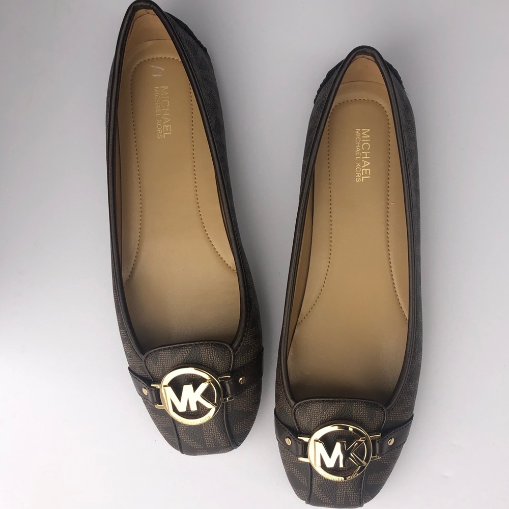🎉HOST PICK 🎉NEW MICHAEL KORS FULTON FLATS - Picture 9 of 9